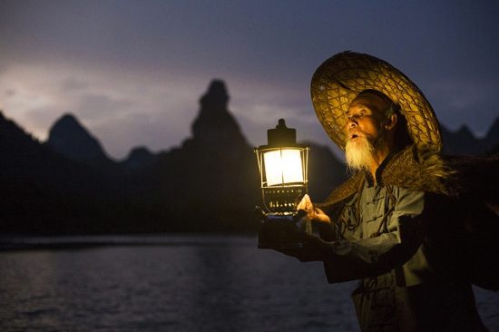Cứu mạng quý nhân, ông lão đánh cá cũng đã phải đổi cả tính mạng để giữu chữ tín.